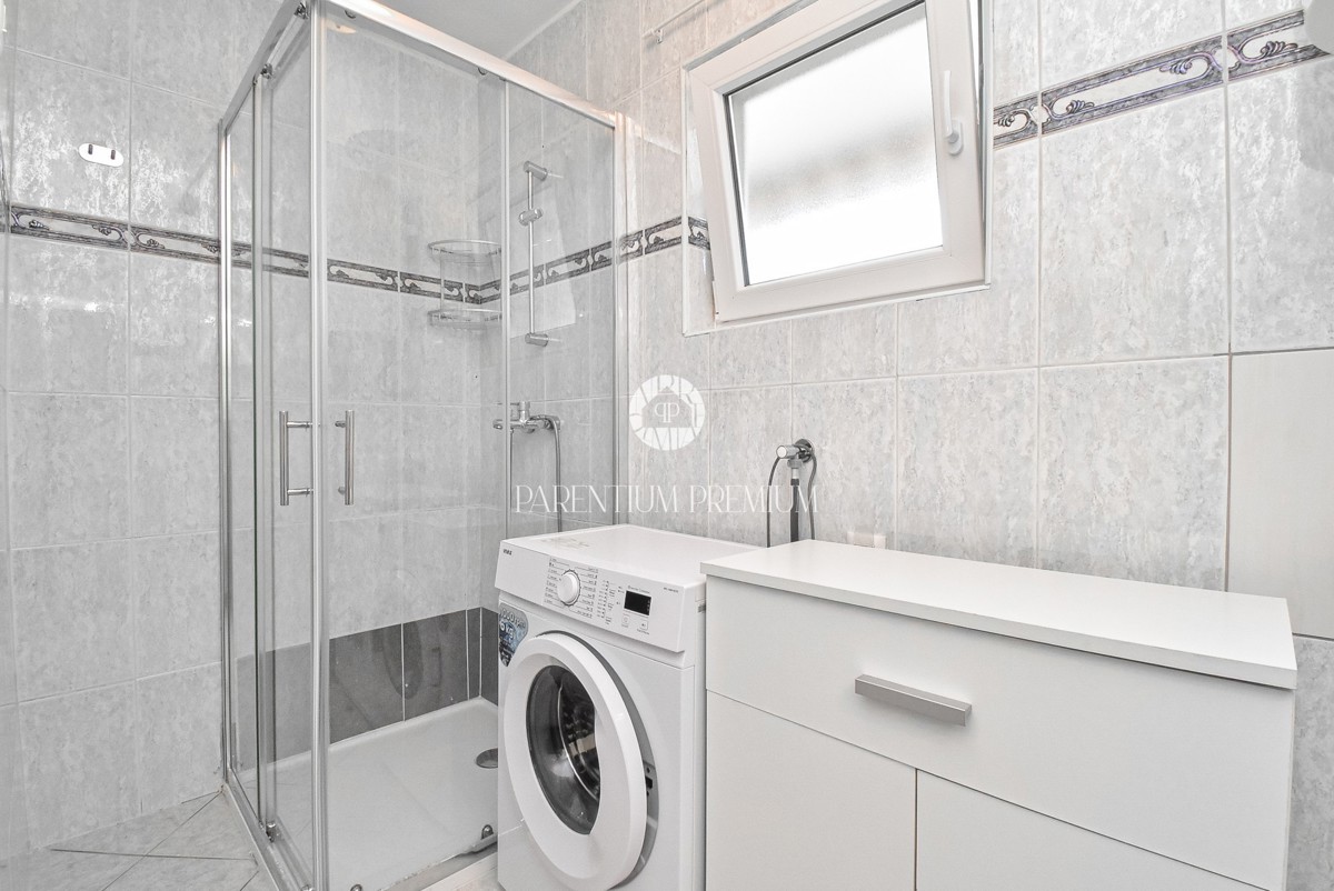 Appartamento spazioso nel centro città con vista mare, a soli 100 m dal mare