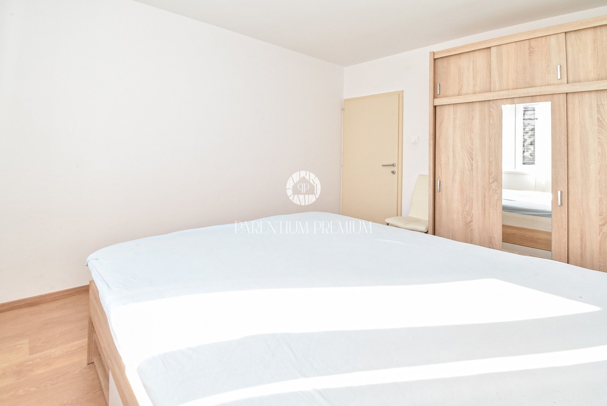 Appartamento spazioso nel centro città con vista mare, a soli 100 m dal mare