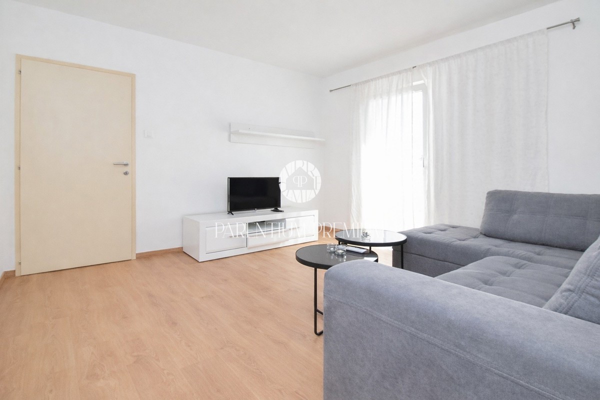 Appartamento spazioso nel centro città con vista mare, a soli 100 m dal mare