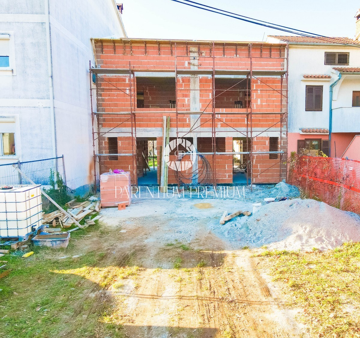 Nuova casa bifamiliare con terrazza e vista mare vicino a Parenzo