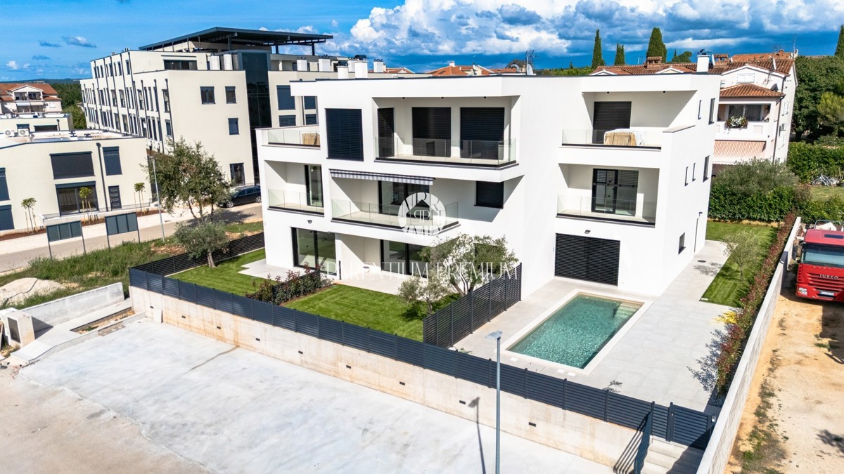 Poreč, terraced house 800 m from the sea