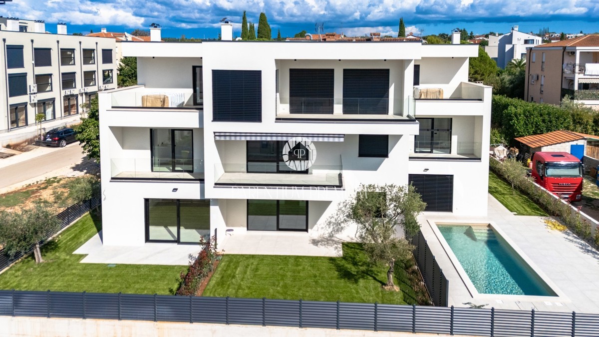 Poreč, terraced house 800 m from the sea