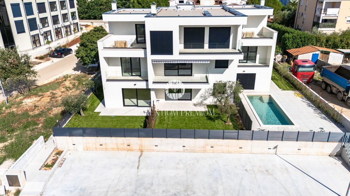 Poreč, terraced house 800 m from the sea