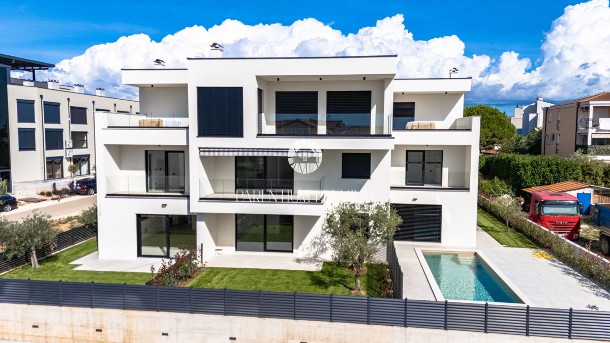 Poreč, terraced house 800 m from the sea