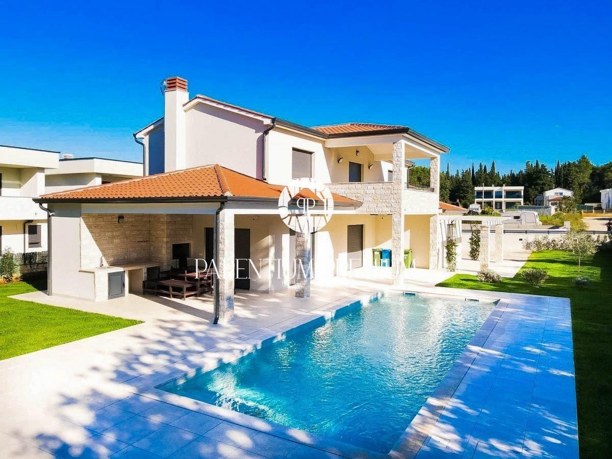 Villa di altissima qualità con una grande piscina vicino a Parenzo
