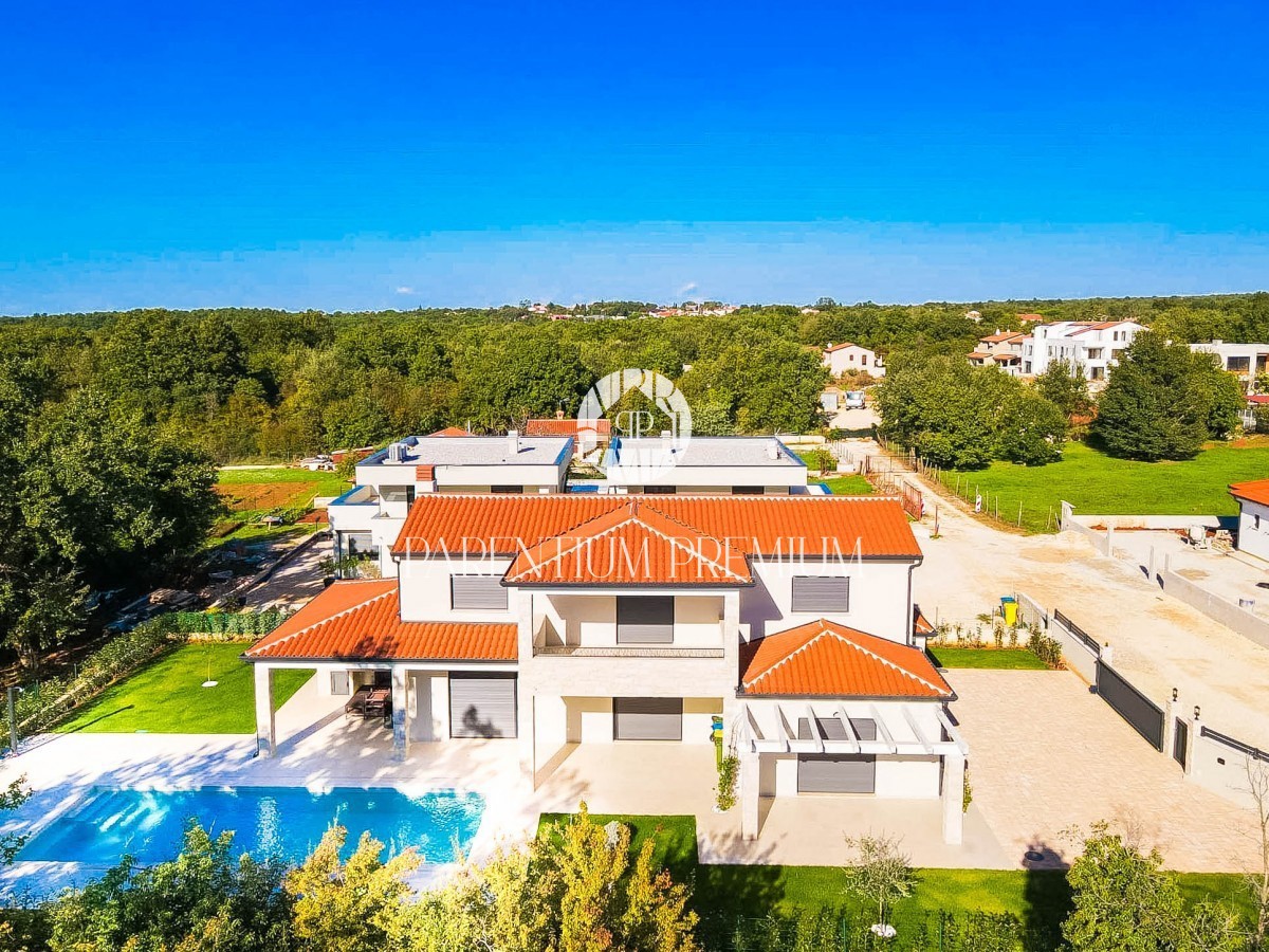 Villa di altissima qualità con una grande piscina vicino a Parenzo