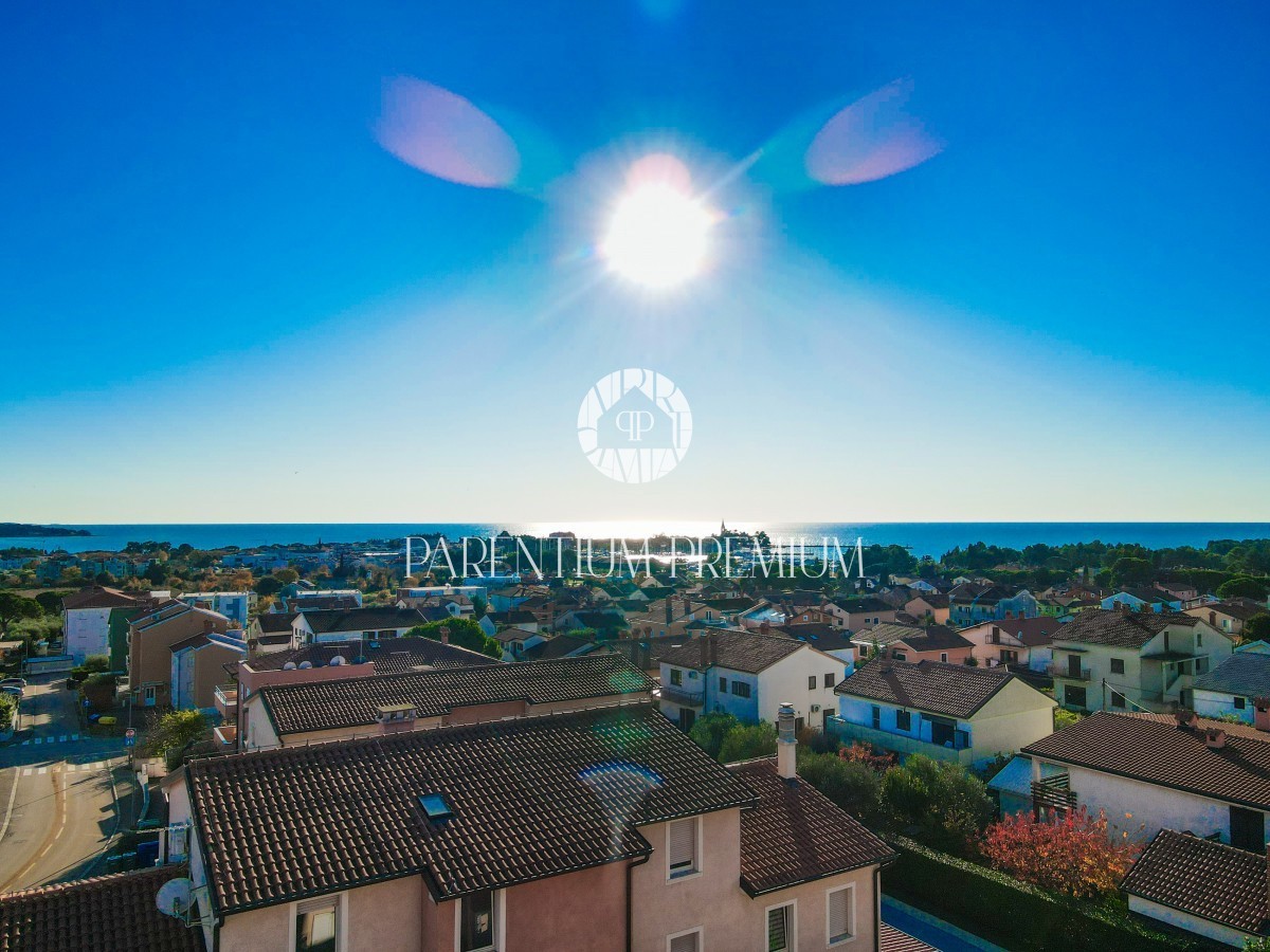 Moderno appartamento al 2° piano con fantastica vista mare, a soli 700 metri dal mare e dal porto turistico