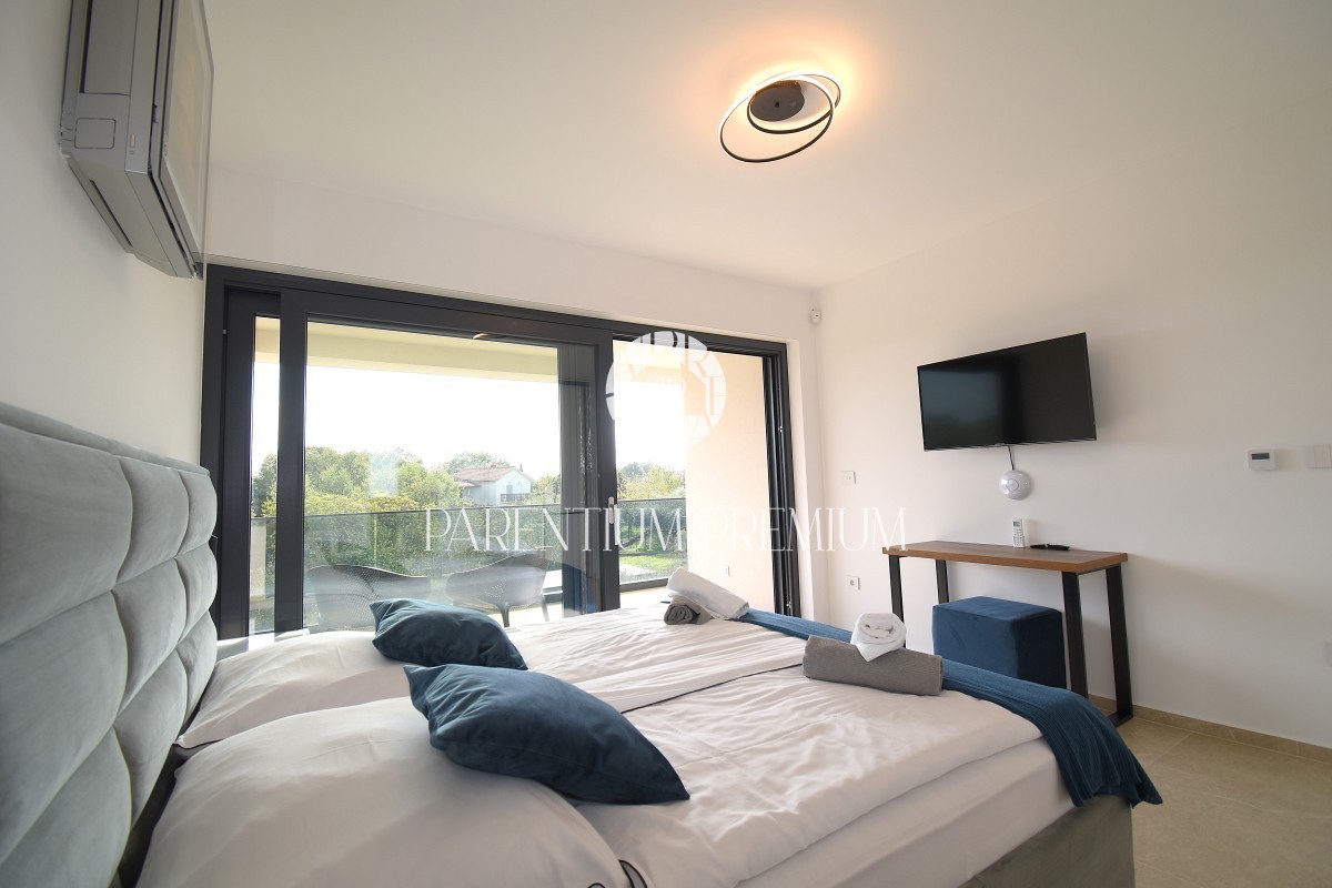 Villa di lusso con piscina, sauna e jacuzzi, a 2 km da Parenzo e dal mare