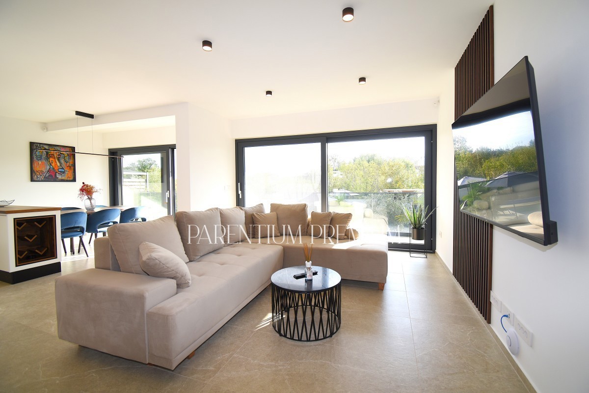 Villa di lusso con piscina, sauna e jacuzzi, a 2 km da Parenzo e dal mare