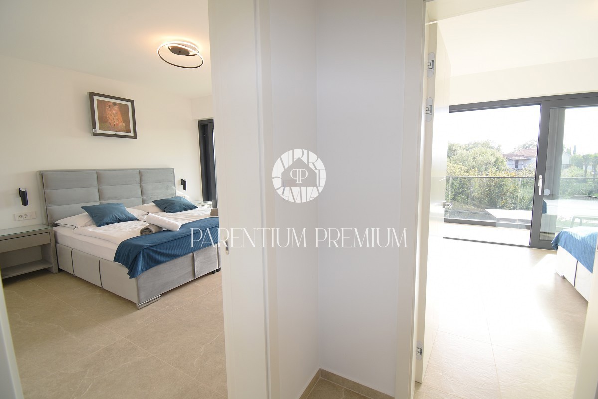 Villa di lusso con piscina, sauna e jacuzzi, a 2 km da Parenzo e dal mare