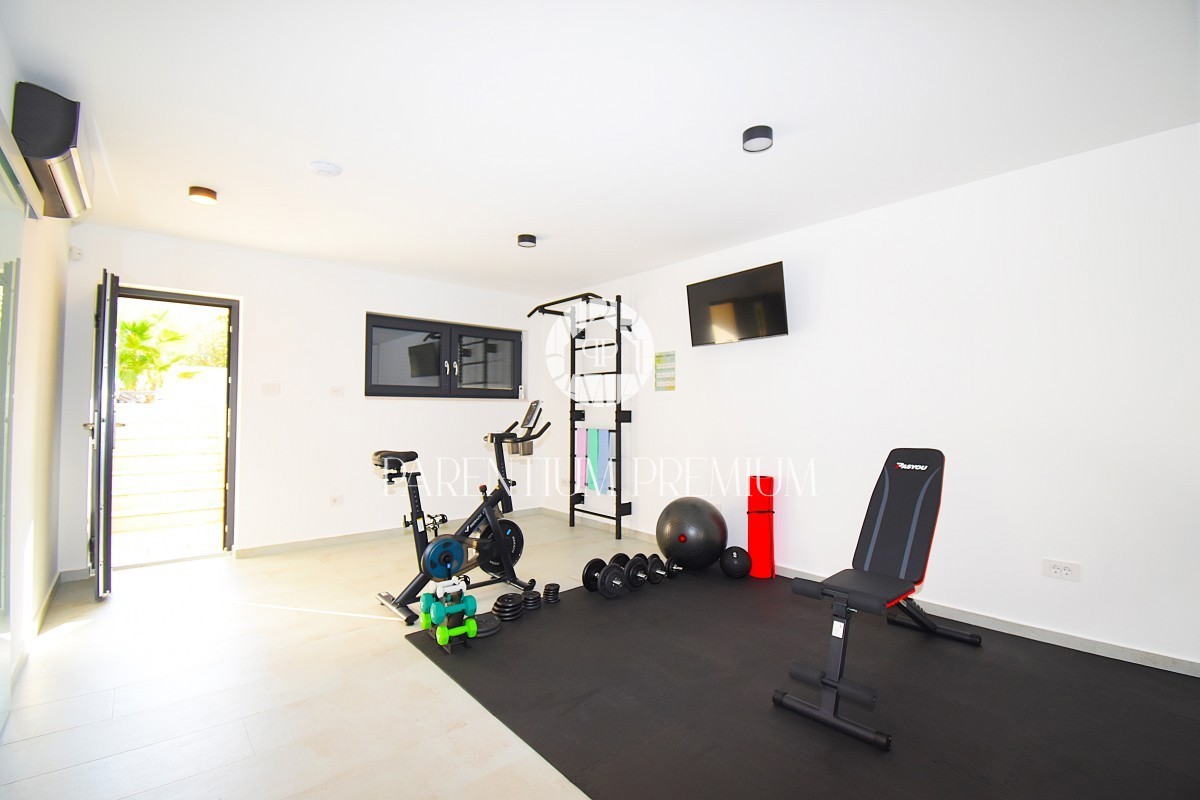 Villa di lusso con piscina, sauna e jacuzzi, a 2 km da Parenzo e dal mare