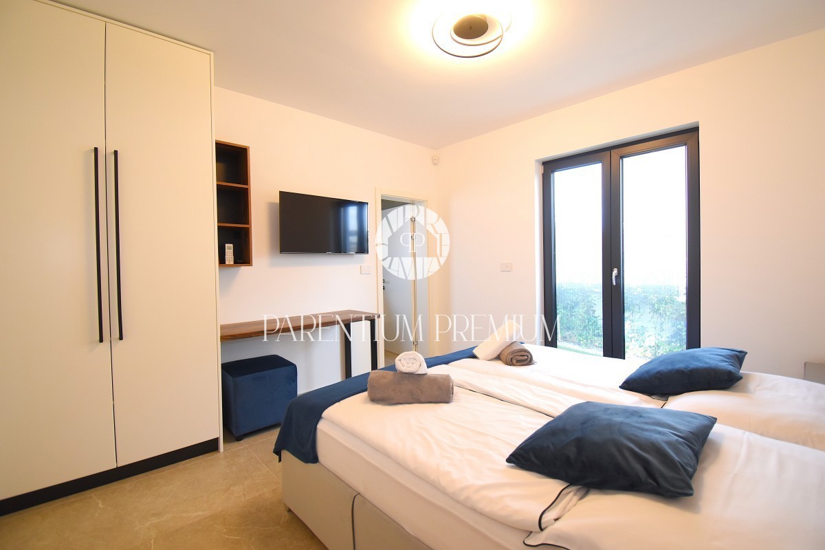 Villa di lusso con piscina, sauna e jacuzzi, a 2 km da Parenzo e dal mare