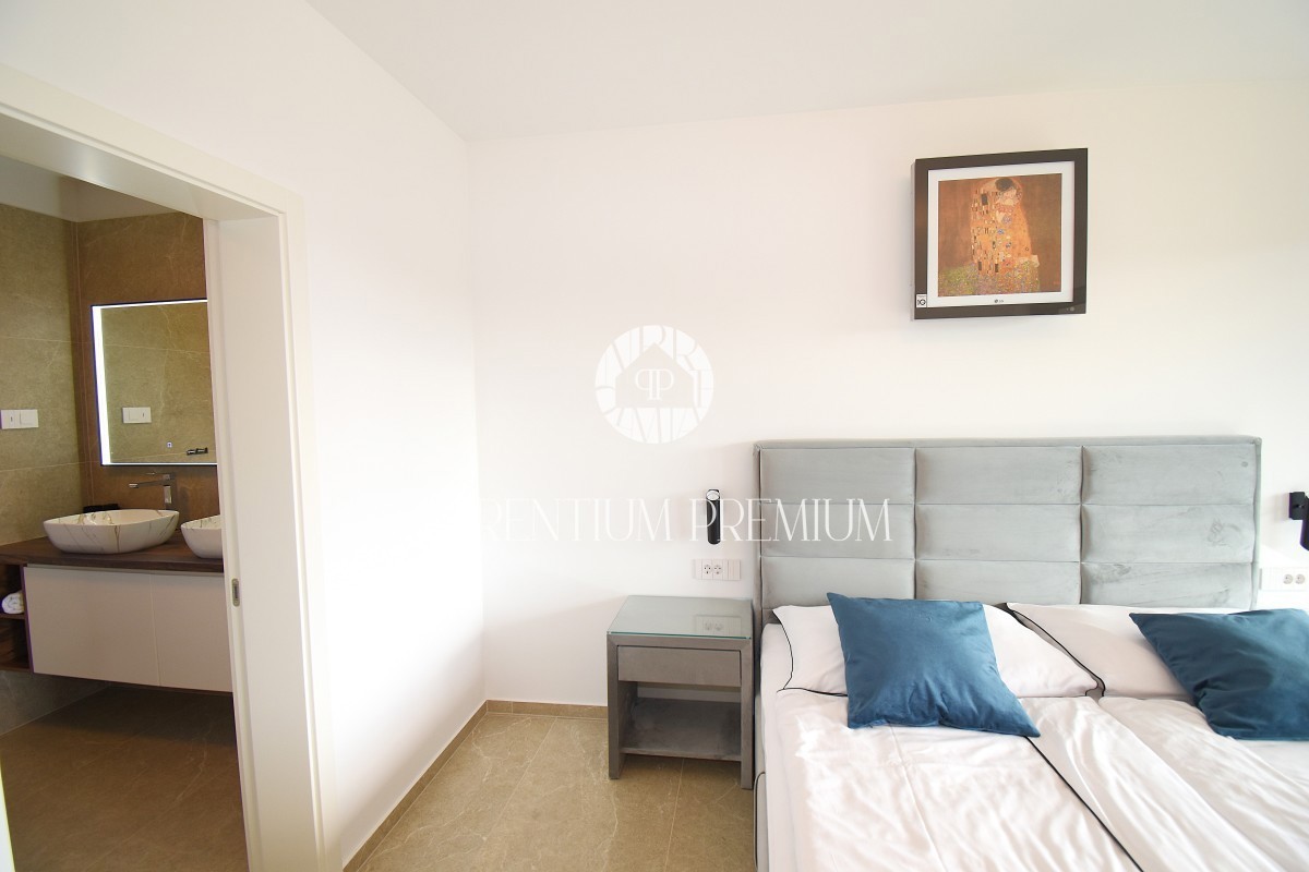 Villa di lusso con piscina, sauna e jacuzzi, a 2 km da Parenzo e dal mare