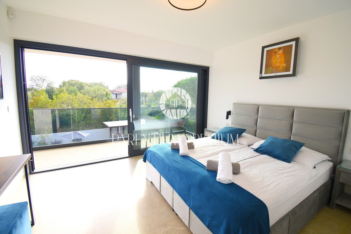 Villa di lusso con piscina, sauna e jacuzzi, a 2 km da Parenzo e dal mare