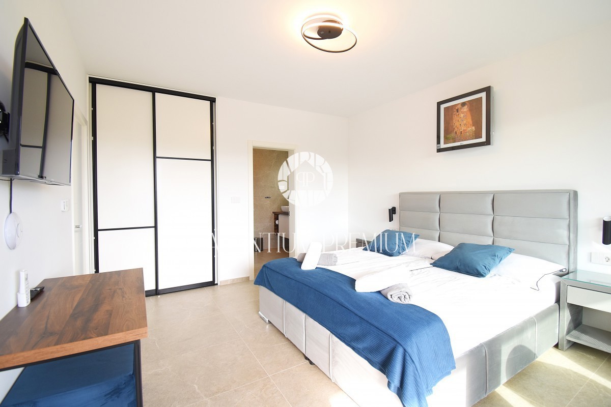 Villa di lusso con piscina, sauna e jacuzzi, a 2 km da Parenzo e dal mare