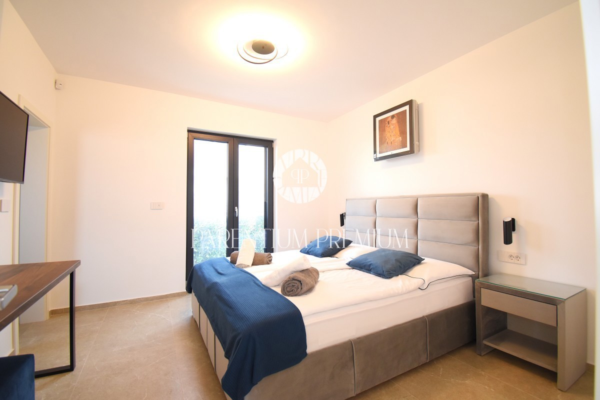 Villa di lusso con piscina, sauna e jacuzzi, a 2 km da Parenzo e dal mare