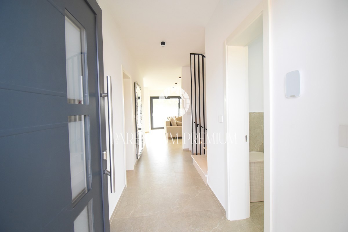 Villa di lusso con piscina, sauna e jacuzzi, a 2 km da Parenzo e dal mare