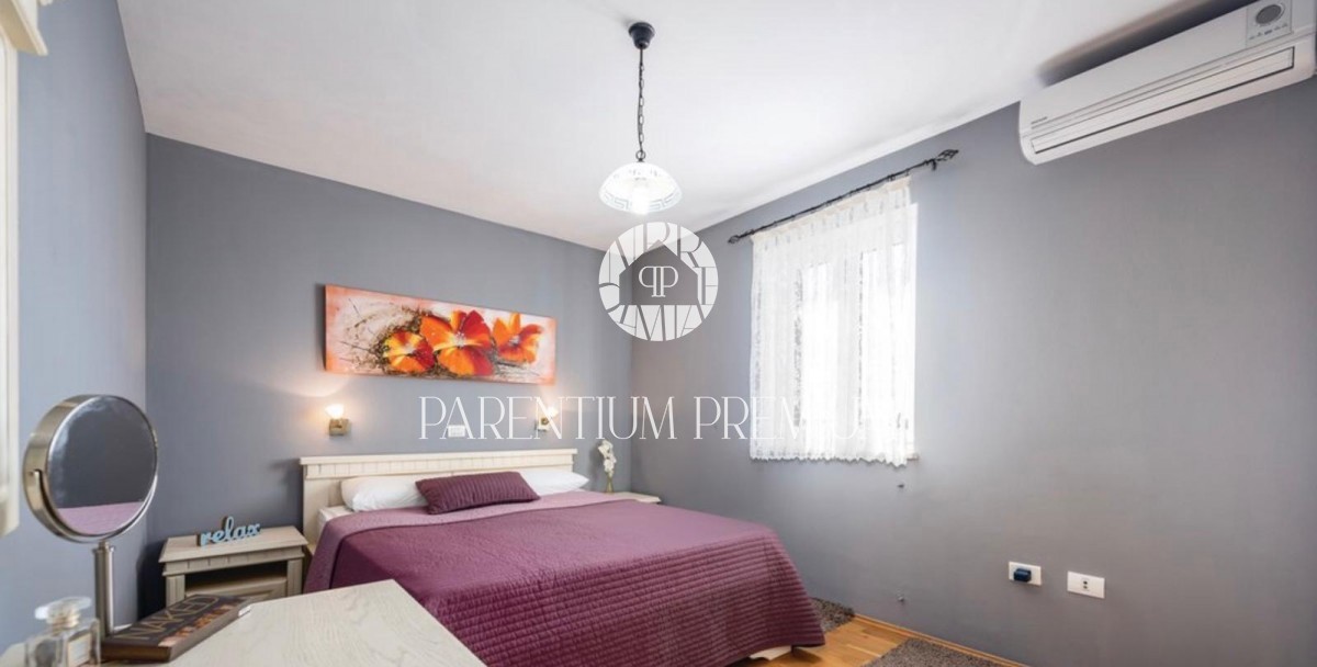 Casa bifamiliare con piscina - 200m dal mare