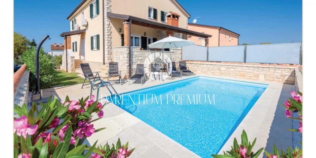 Casa bifamiliare con piscina - 200m dal mare