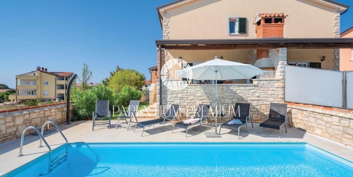 Casa bifamiliare con piscina - 200m dal mare