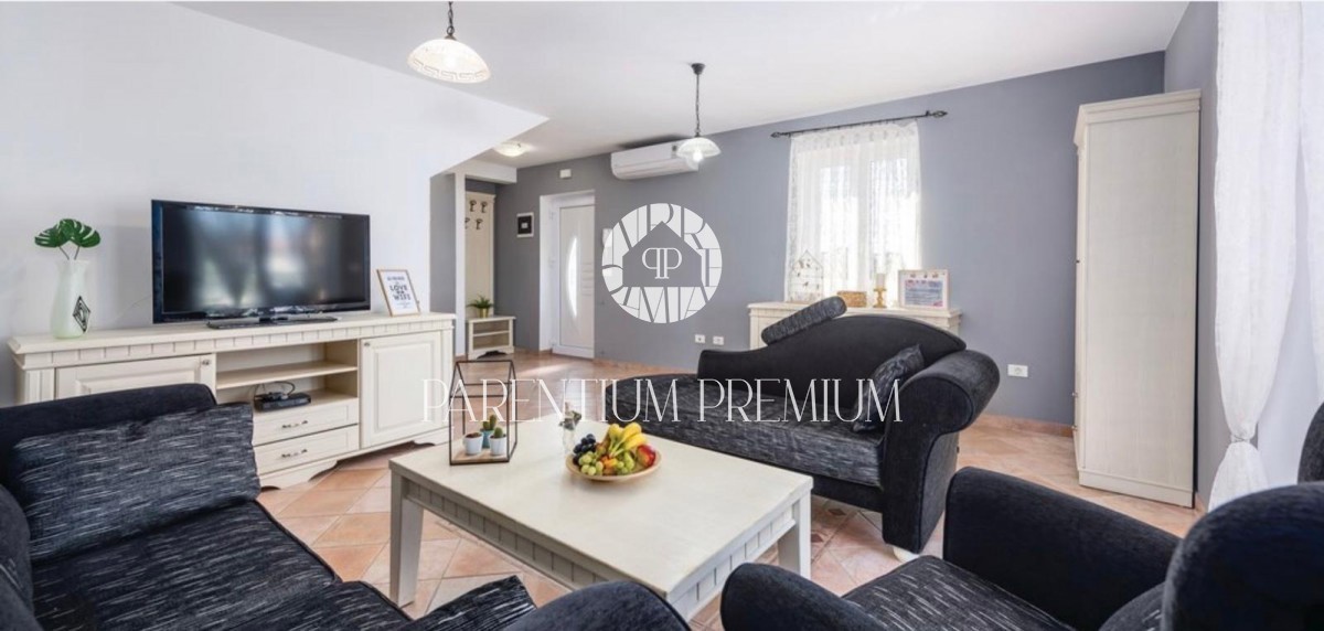 Casa bifamiliare con piscina - 200m dal mare