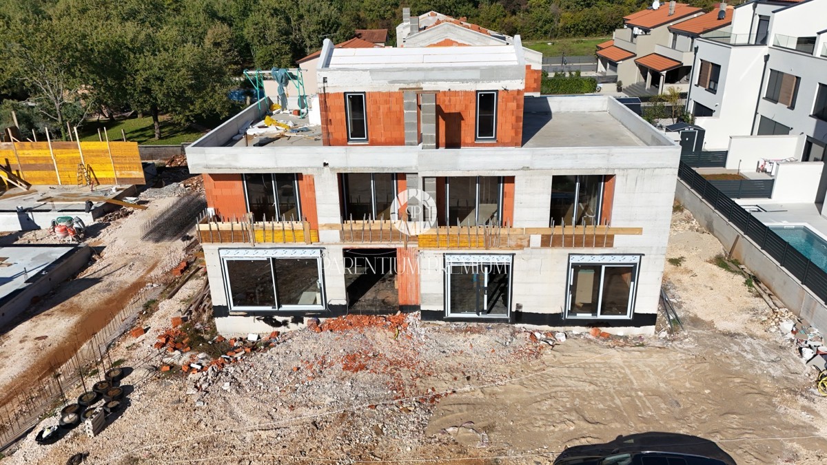 Parenzo - Moderna casa bifamiliare in posizione ricercata