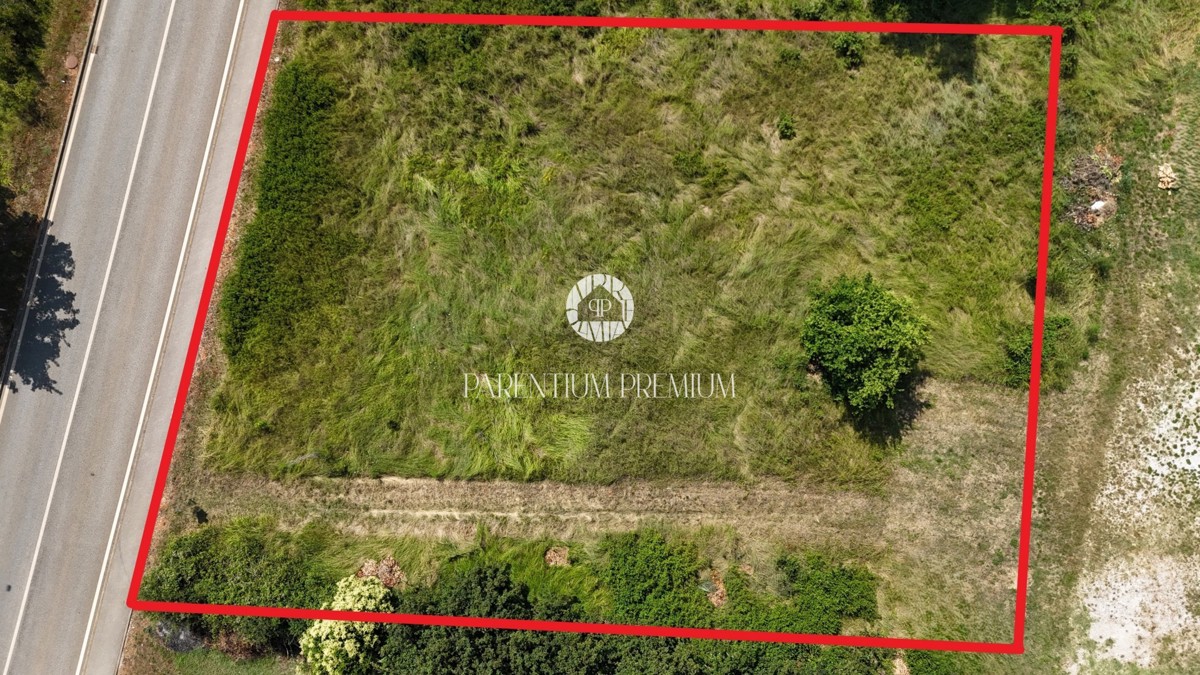 Parenzo – Terreno edificabile a 1 km dal mare