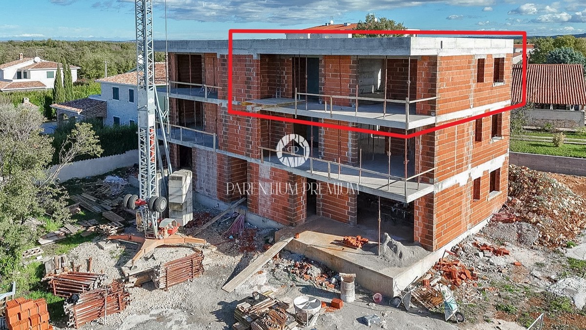 Appartamento moderno in edificio con ascensore e vista mare