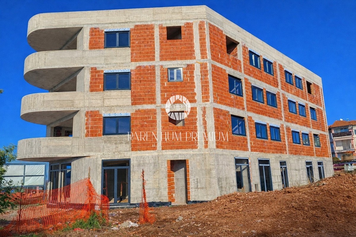 Moderno appartamento con vista aperta sul mare al 3° piano, edificio con ascensore