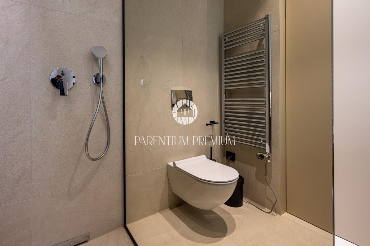 Villa di lusso con piscina e vista panoramica sul mare