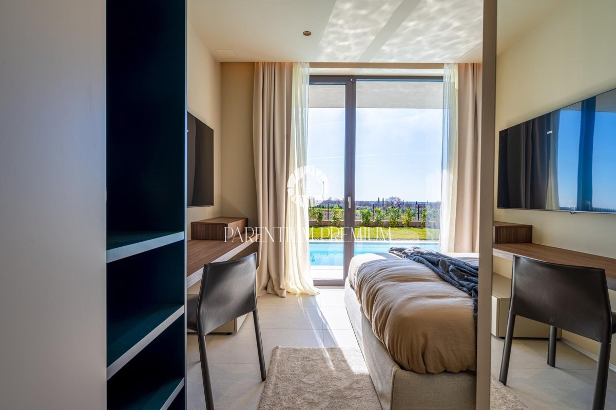 Villa di lusso con piscina e vista panoramica sul mare