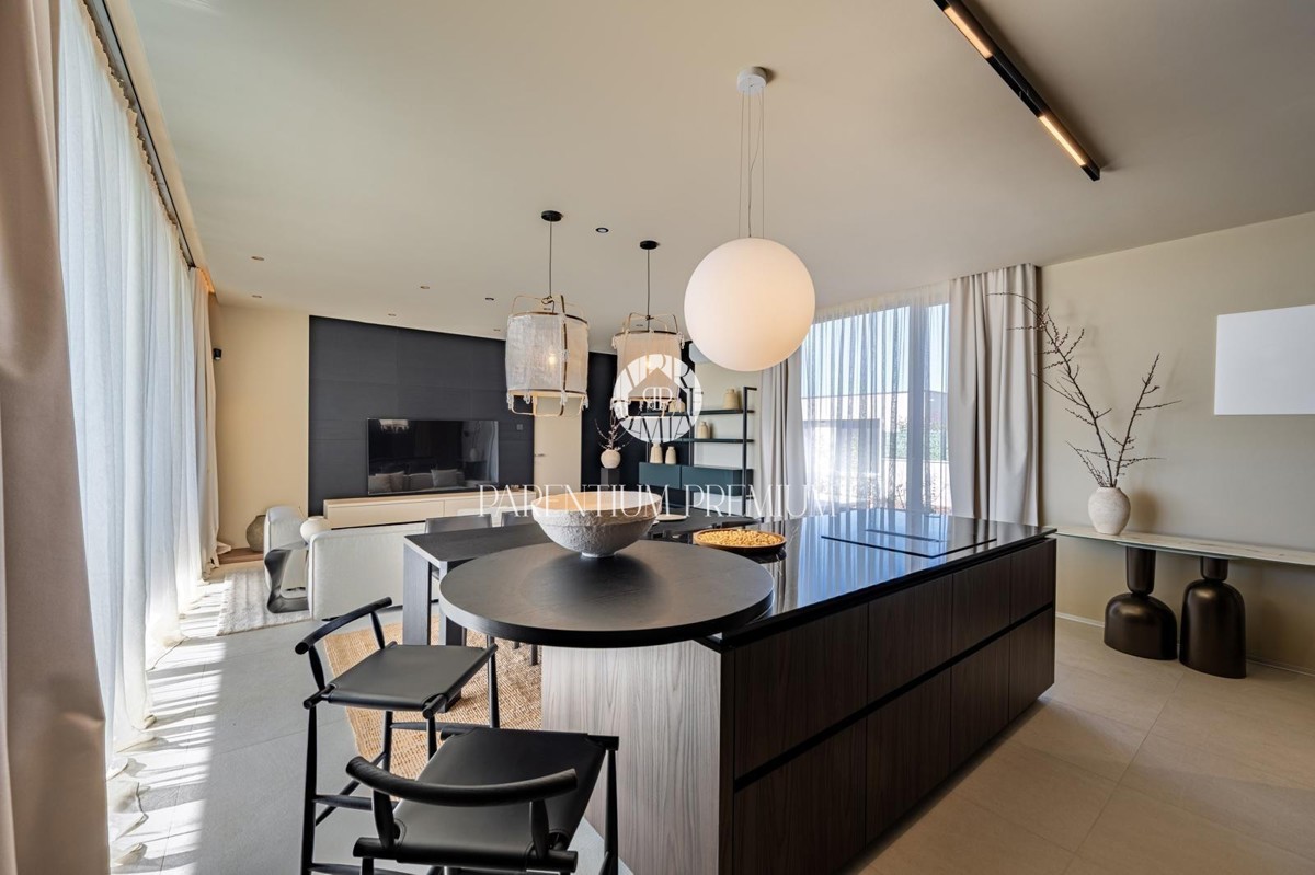 Villa di lusso con piscina e vista panoramica sul mare