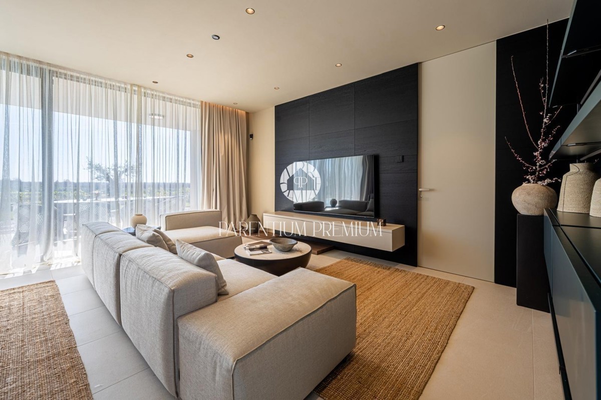 Villa di lusso con piscina e vista panoramica sul mare