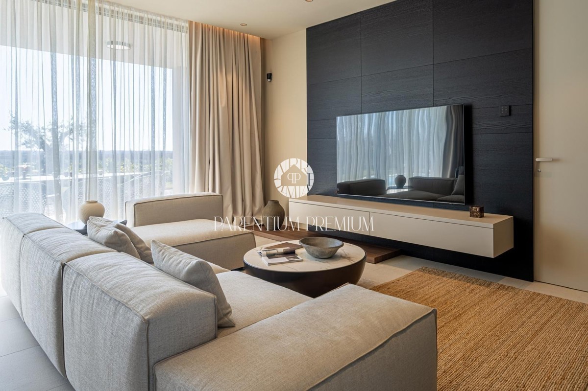 Villa di lusso con piscina e vista panoramica sul mare