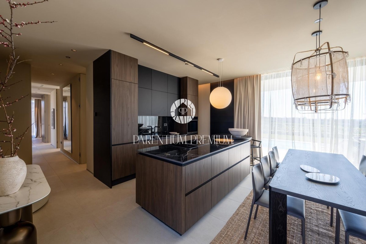 Villa di lusso con piscina e vista panoramica sul mare