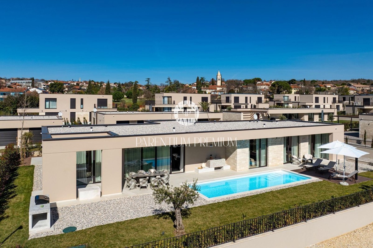 Villa di lusso con piscina e vista panoramica sul mare