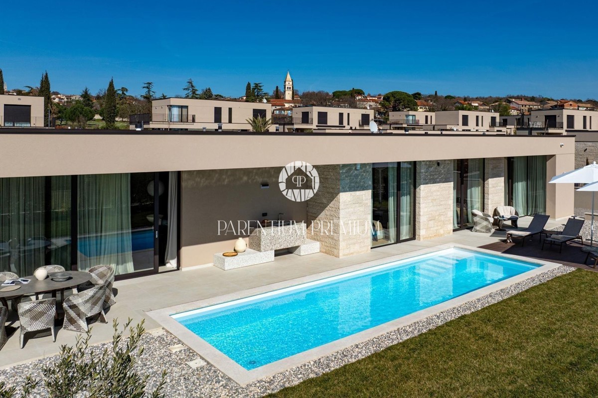 Villa di lusso con piscina e vista panoramica sul mare