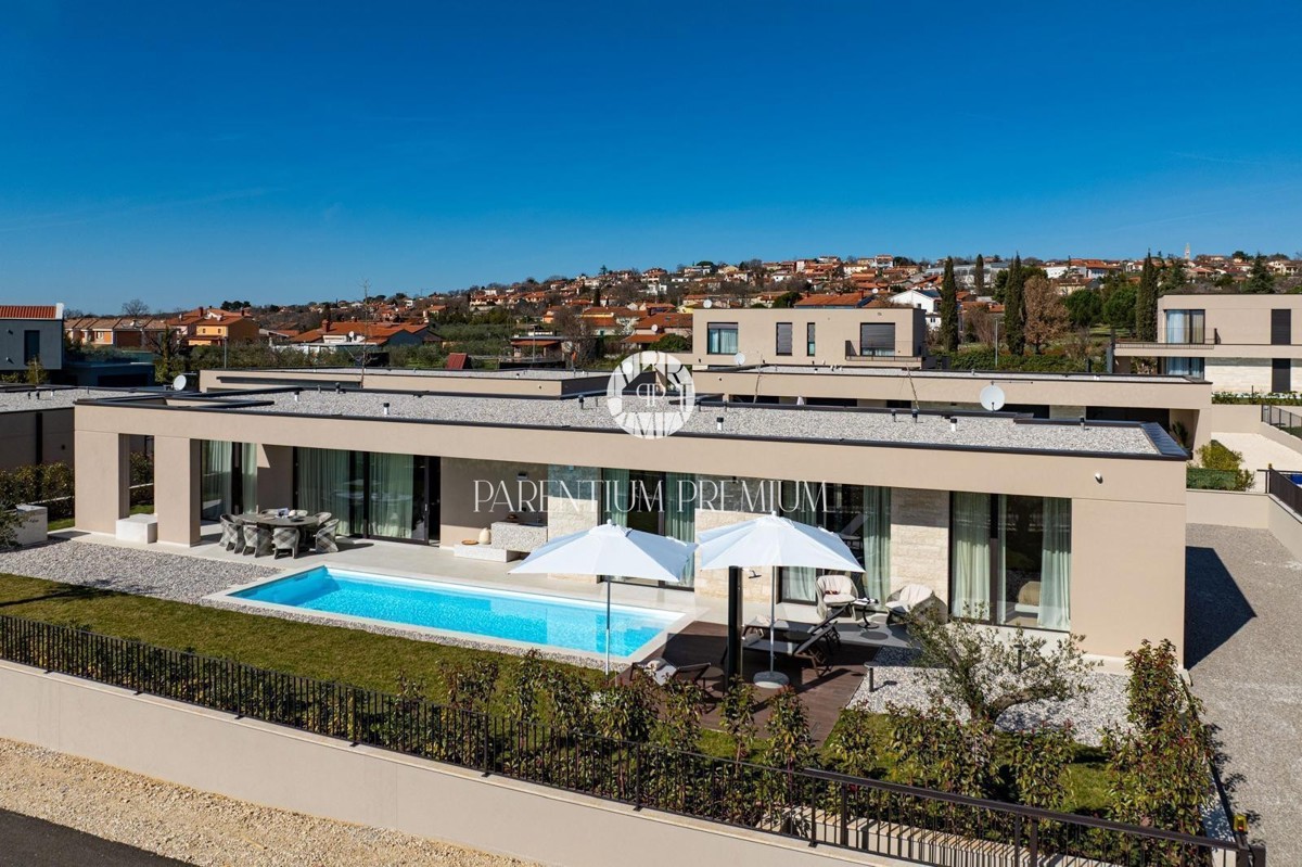 Villa di lusso con piscina e vista panoramica sul mare