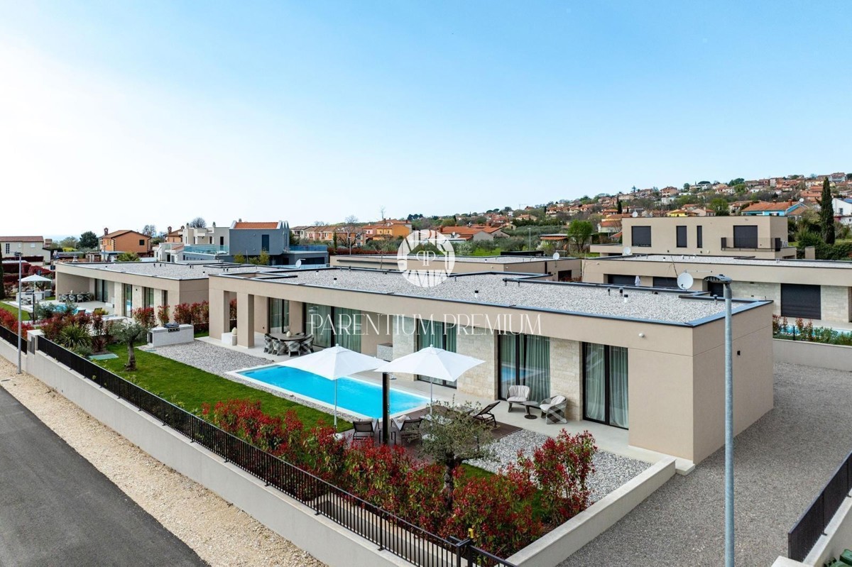 Villa di lusso con piscina e vista panoramica sul mare