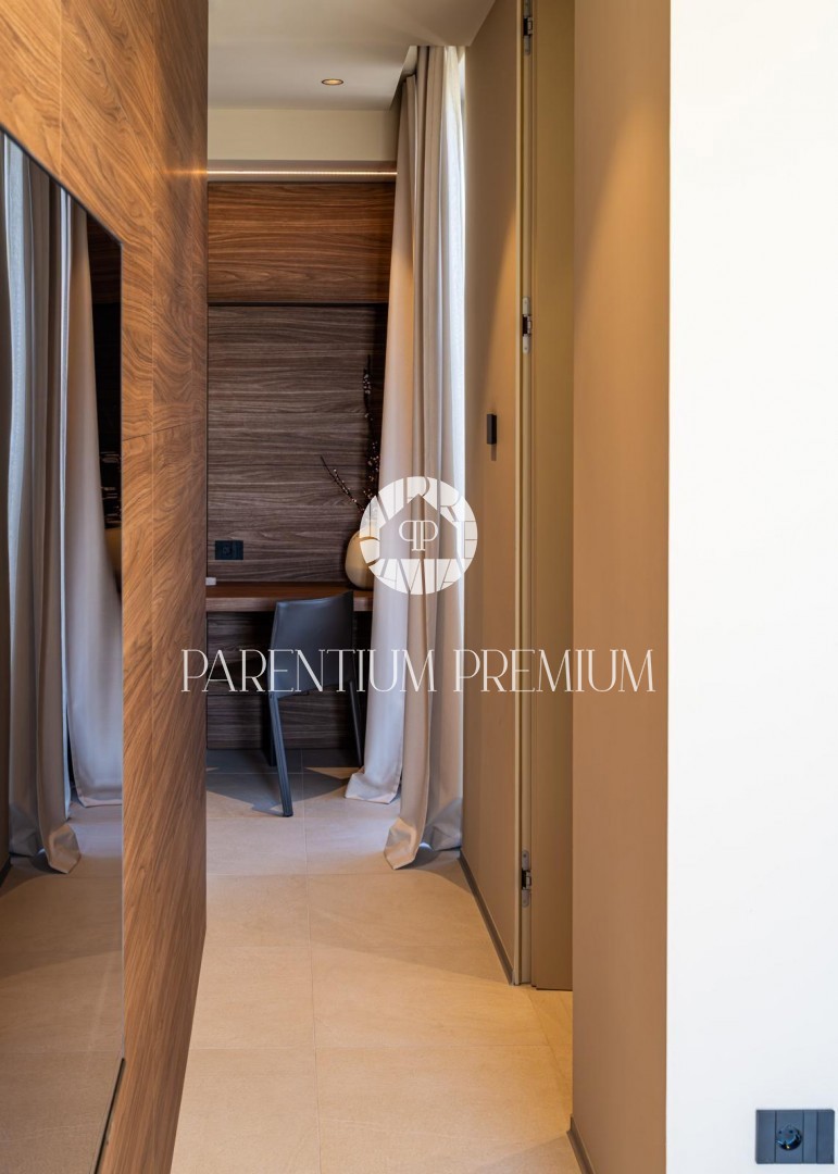 Villa di lusso con piscina e vista panoramica sul mare