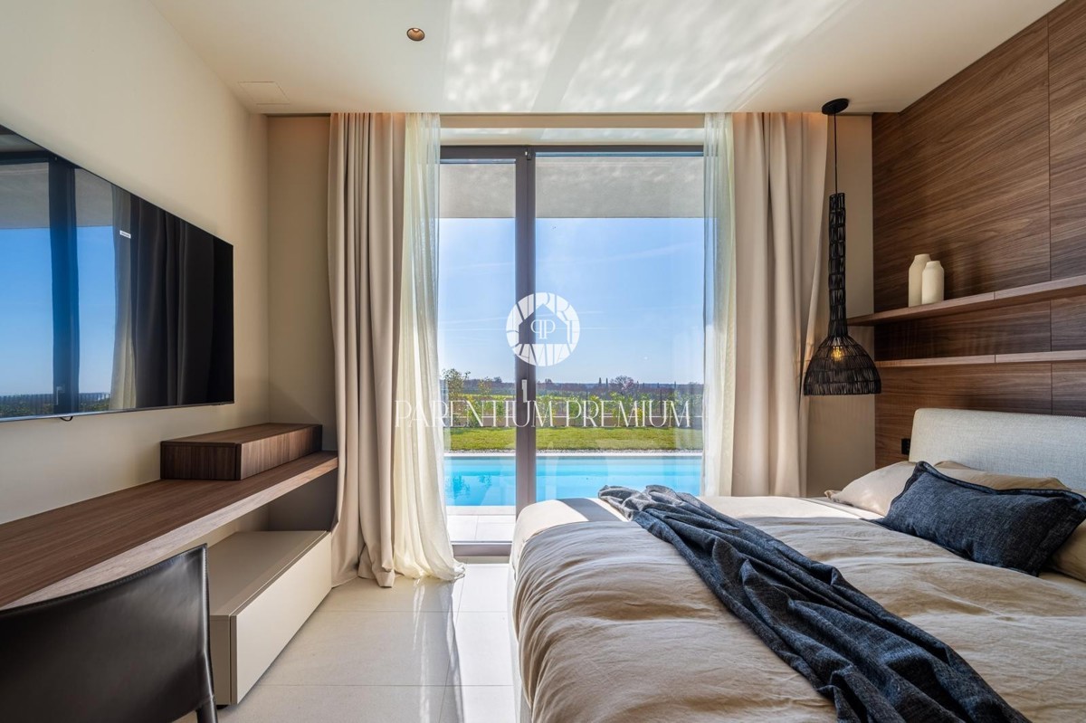 Villa di lusso con piscina e vista panoramica sul mare