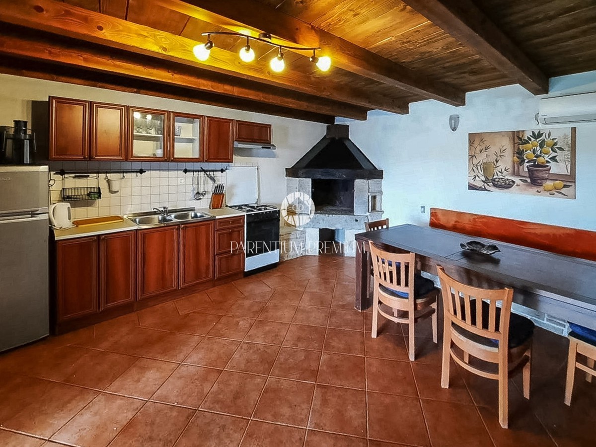 Autentica casa in pietra istriana con piscina e fascino mediterraneo