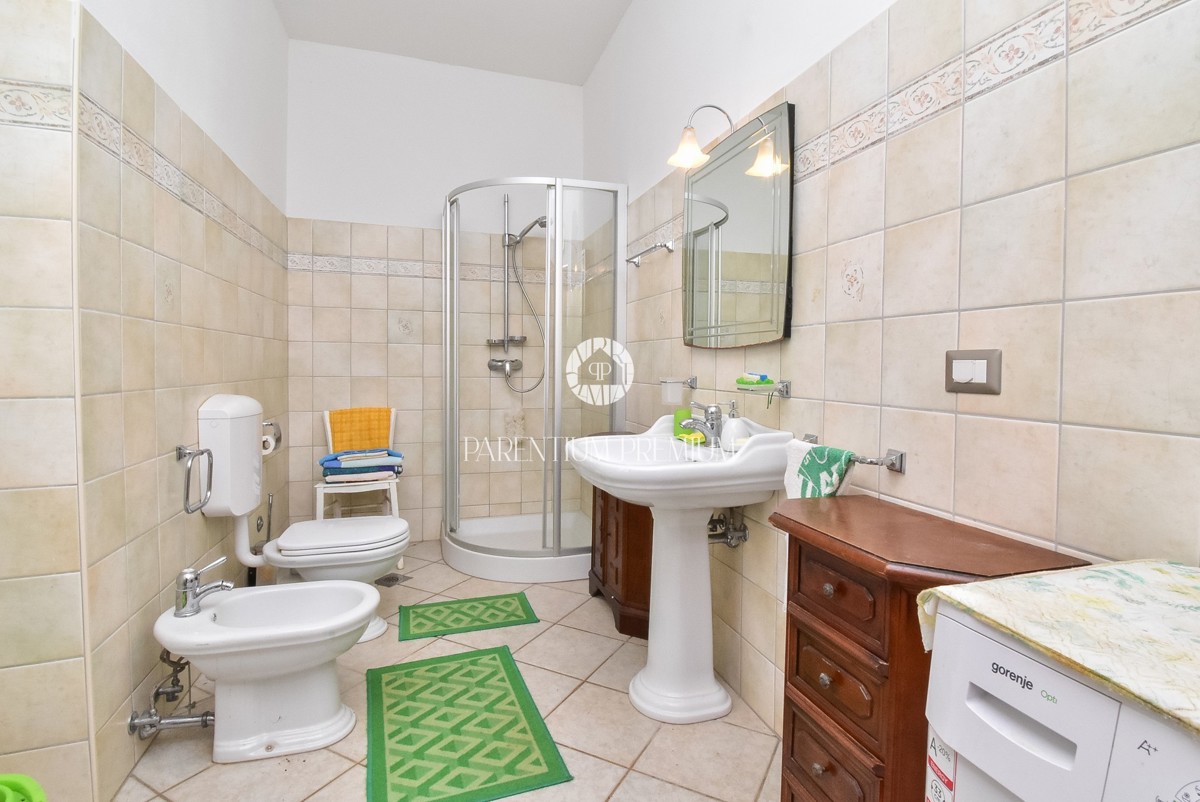 Autentica casa in pietra istriana con ampio giardino – a 1000 m dal mare