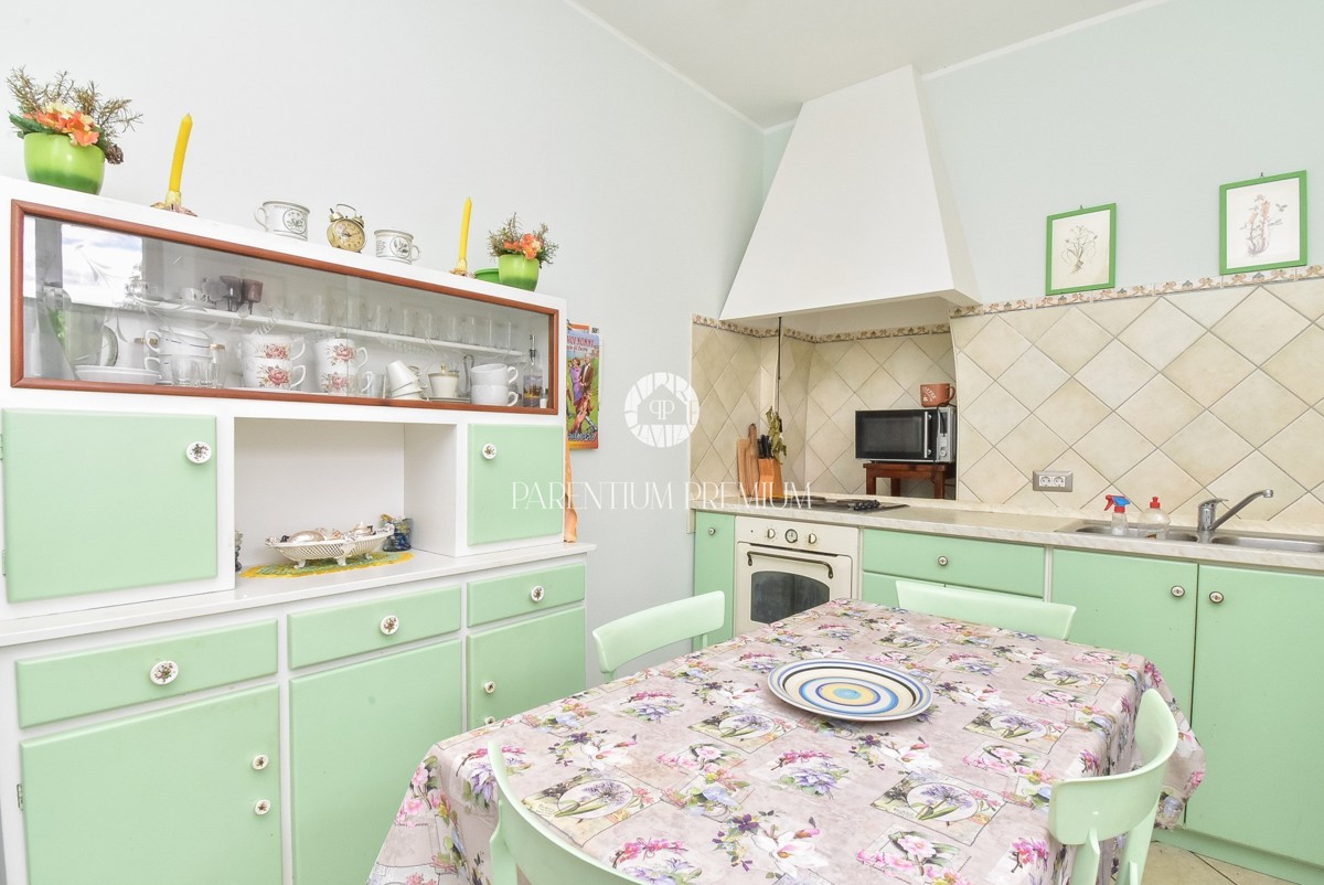 Autentica casa in pietra istriana con ampio giardino – a 1000 m dal mare