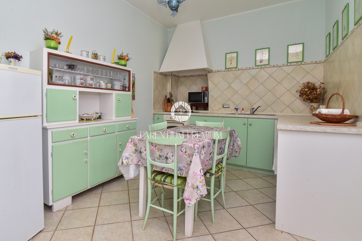 Autentica casa in pietra istriana con ampio giardino – a 1000 m dal mare