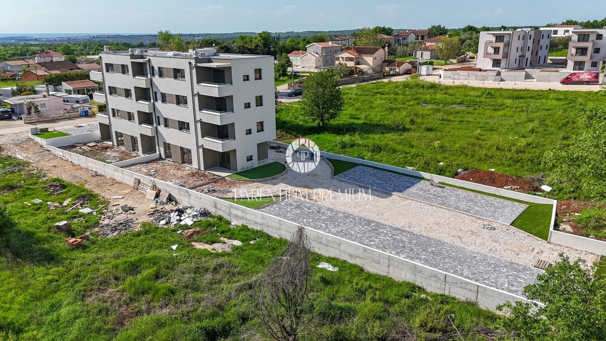 Appartamento con terrazza e 2 camere da letto in un edificio moderno con ascensore