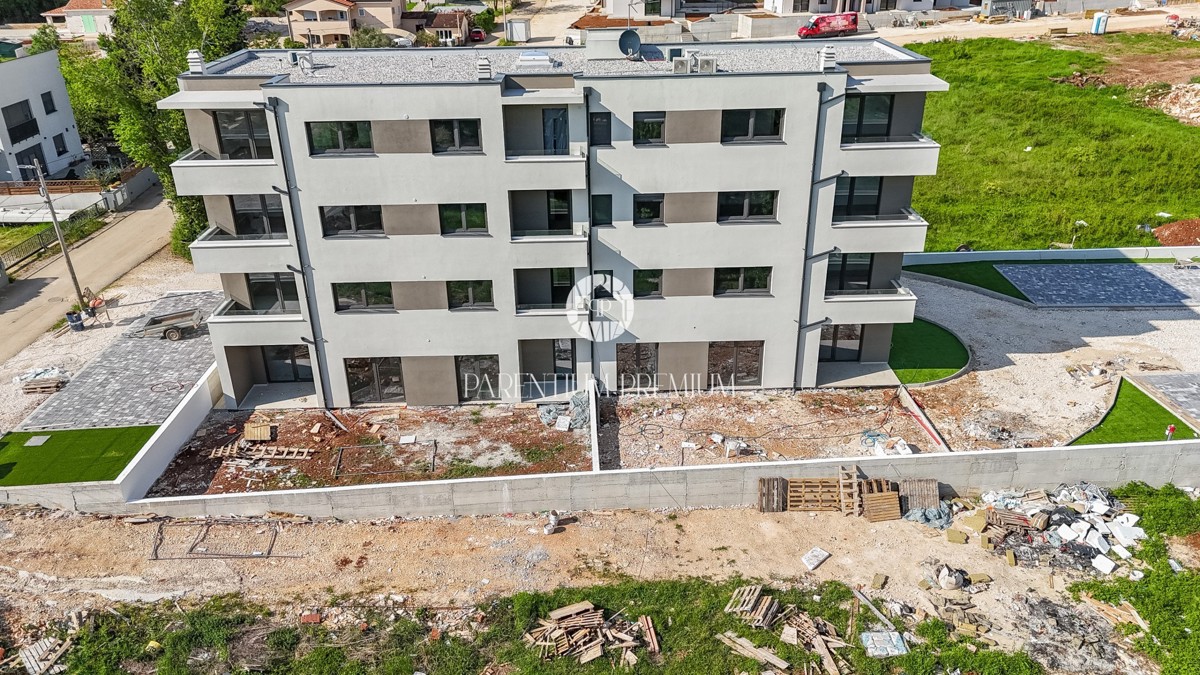 Appartamento con terrazza e 2 camere da letto in un edificio moderno con ascensore