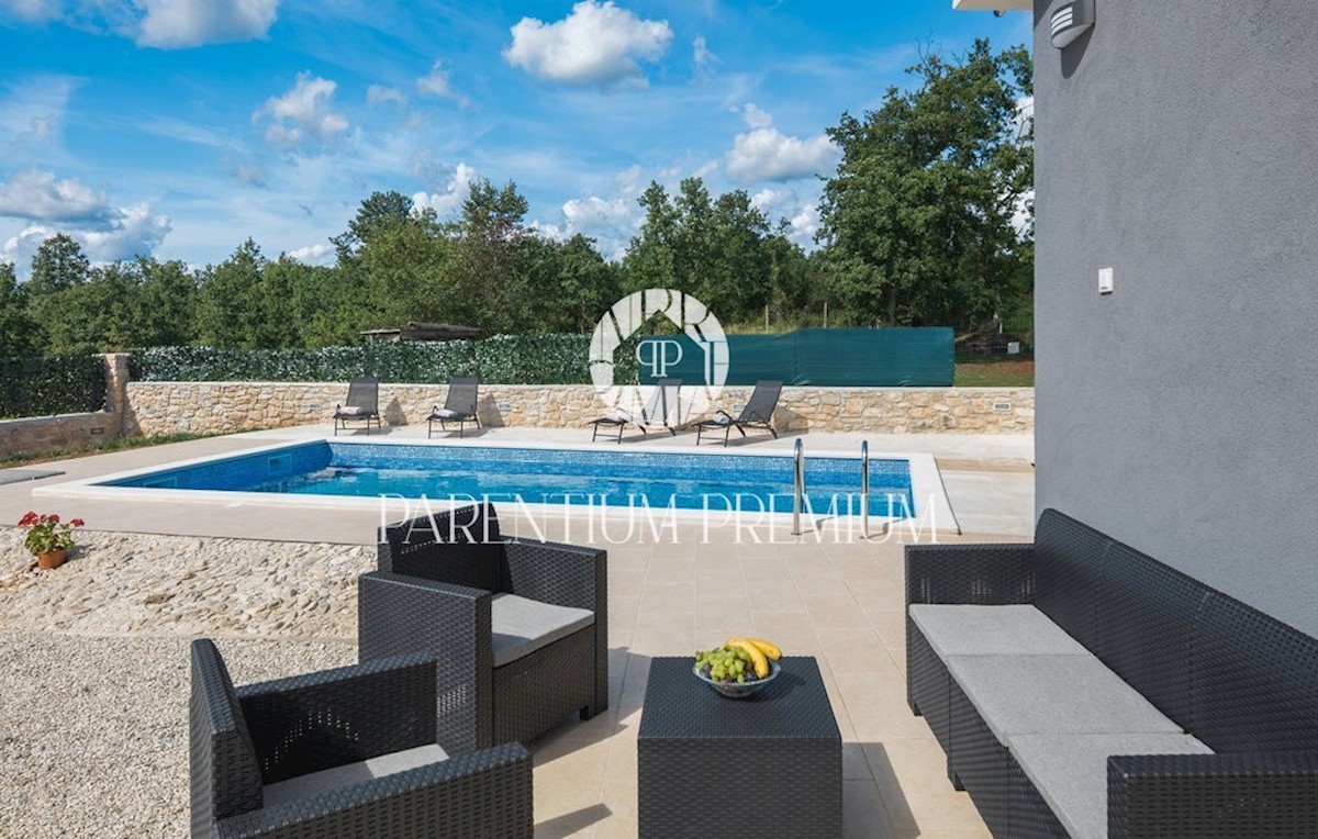 Casa indipendente con piscina