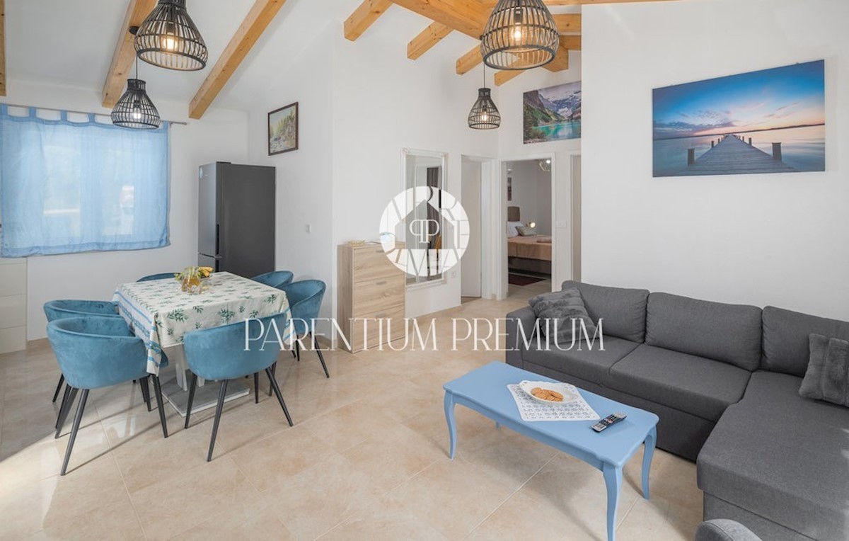 Casa indipendente con piscina
