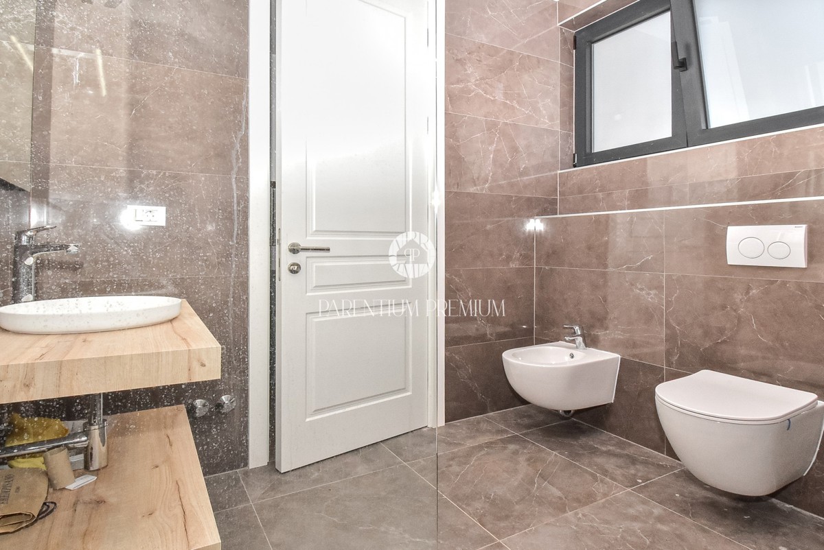 Appartamento in palazzina moderna con cortile, a 400 metri dalla spiaggia